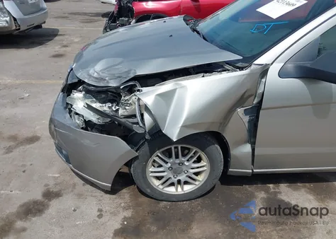 2008 Ford Focus Se/Ses z USA, uszkodzony, nr VIN 1FAHP35N38W111354